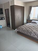 Cafe Nana Hotel & Bar