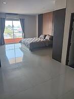 Cafe Nana Hotel & Bar