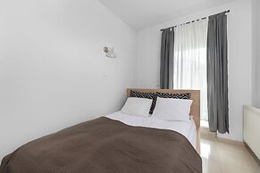 Apartment With Sauna and Pool by Renters
