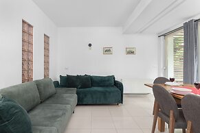 Apartment With Sauna and Pool by Renters