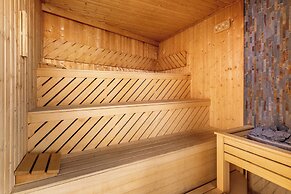 Apartment With Sauna and Pool by Renters