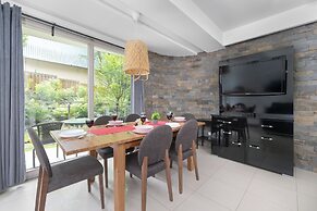 Apartment With Sauna and Pool by Renters