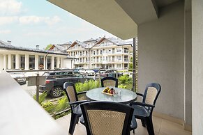 Apartment With Sauna and Pool by Renters