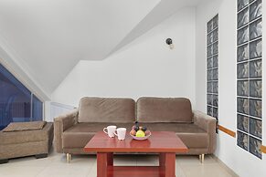 Apartment With Mountain View by Renters