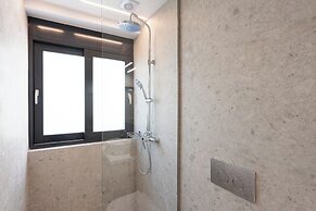 Kosmos Luxury Residences