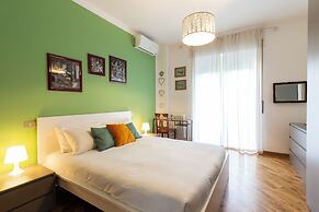 notaMi - Trendy Corner Fashion District