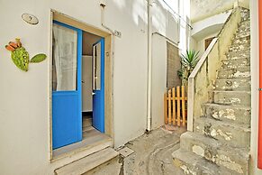 Cozy Courtyard Retreat in Salento