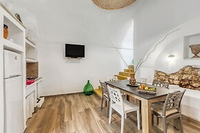 Cozy Courtyard Retreat in Salento