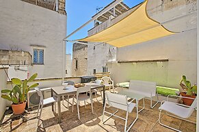 Cozy Courtyard Retreat in Salento