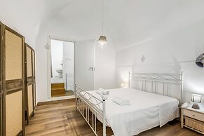 Cozy Courtyard Retreat in Salento