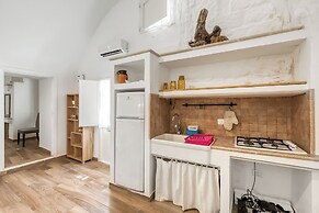 Cozy Courtyard Retreat in Salento