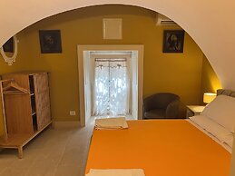 Le Petit Palais Naples