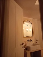 Le Petit Palais Naples