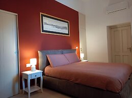 Le Petit Palais Naples