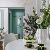 Holt s Sublime Minty Fresh 1BR on the Park