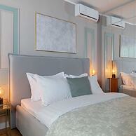 Holt s Sublime Minty Fresh 1BR on the Park