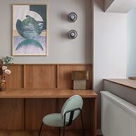 Holt s Sublime Minty Fresh 1BR on the Park