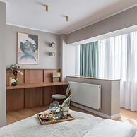 Holt s Sublime Minty Fresh 1BR on the Park