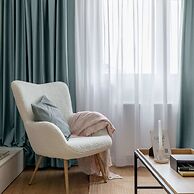 Holt s Sublime Minty Fresh 1BR on the Park