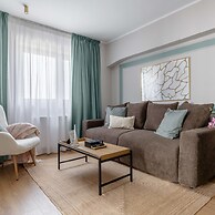 Holt s Sublime Minty Fresh 1BR on the Park