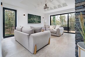 Fawns Keep - Hot Tub and Sauna Retreat