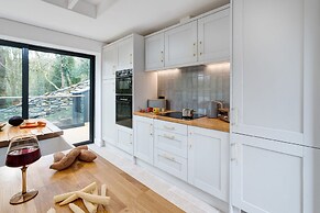 Fawns Keep - Hot Tub and Sauna Retreat