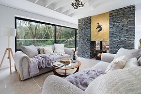 Fawns Keep - Hot Tub and Sauna Retreat