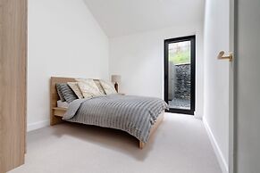 Fawns Keep - Hot Tub and Sauna Retreat