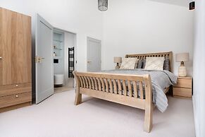 Fawns Keep - Hot Tub and Sauna Retreat