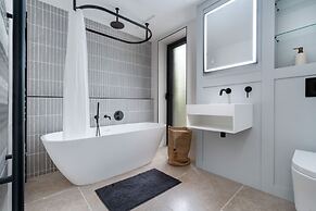 Fawns Keep - Hot Tub and Sauna Retreat