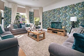 Rosemount Lake District Townhouse With Hot Tub