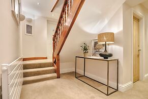 Rosemount Lake District Townhouse With Hot Tub