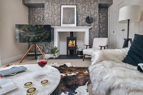 Rosemount Lake District Townhouse With Hot Tub