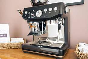 Rosemount Lake District Townhouse With Hot Tub