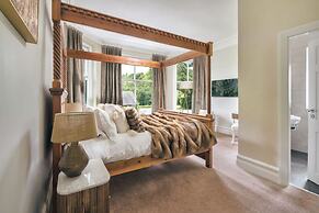 Rosemount Lake District Townhouse With Hot Tub