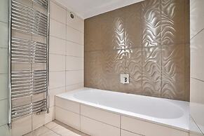 Rosemount Lake District Townhouse With Hot Tub