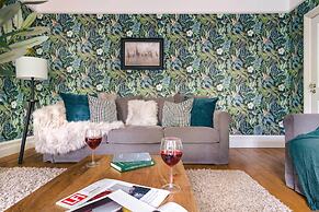 Rosemount Lake District Townhouse With Hot Tub