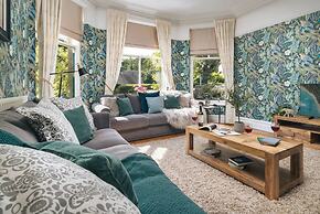 Rosemount Lake District Townhouse With Hot Tub