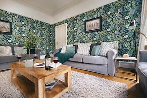 Rosemount Lake District Townhouse With Hot Tub