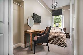 Rosemount Lake District Townhouse With Hot Tub