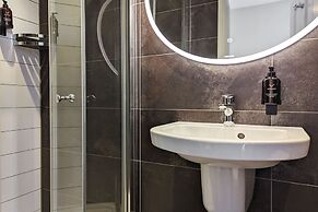 Rosemount Lake District Townhouse With Hot Tub