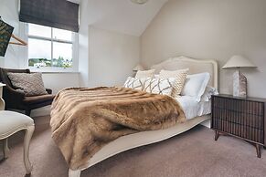 Rosemount Lake District Townhouse With Hot Tub