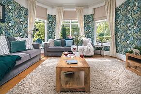 Rosemount Lake District Townhouse With Hot Tub