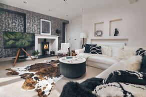 Rosemount Lake District Townhouse With Hot Tub