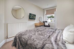 Rosemount Lake District Townhouse With Hot Tub