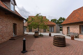 Lovely Andr Farm in the Greenery of Kortrijk