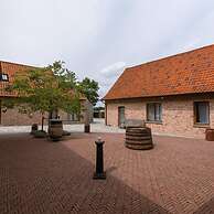 Lovely Andr Farm in the Greenery of Kortrijk