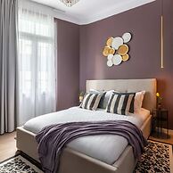 Holt - Flowers in Wonderland