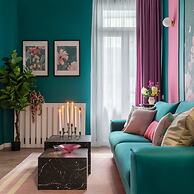 Holt - Flowers in Wonderland