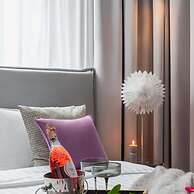 Holt - Flowers in Wonderland